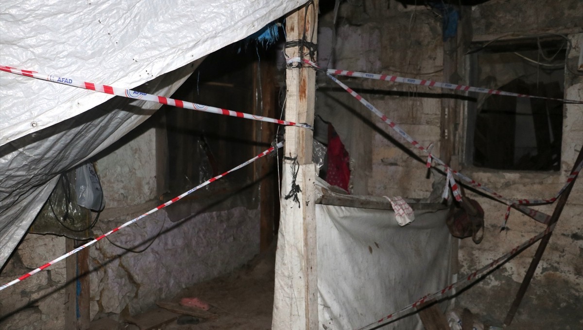 Erzurum'da toprak evin damı çöktü, 2 çocuk öldü, 4 kişi yaralandı