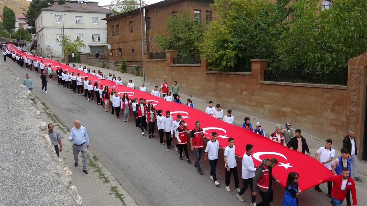 Van, Hakkari, Bitlis ve Muş'ta Gaziler Günü kutlandı