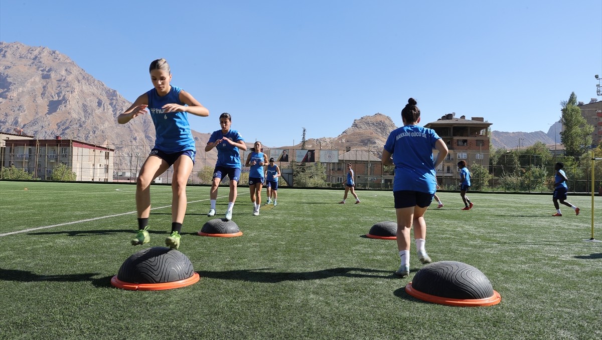 Hakkarigücü Kadın Futbol Takımı yeni sezona iddialı hazırlanıyor