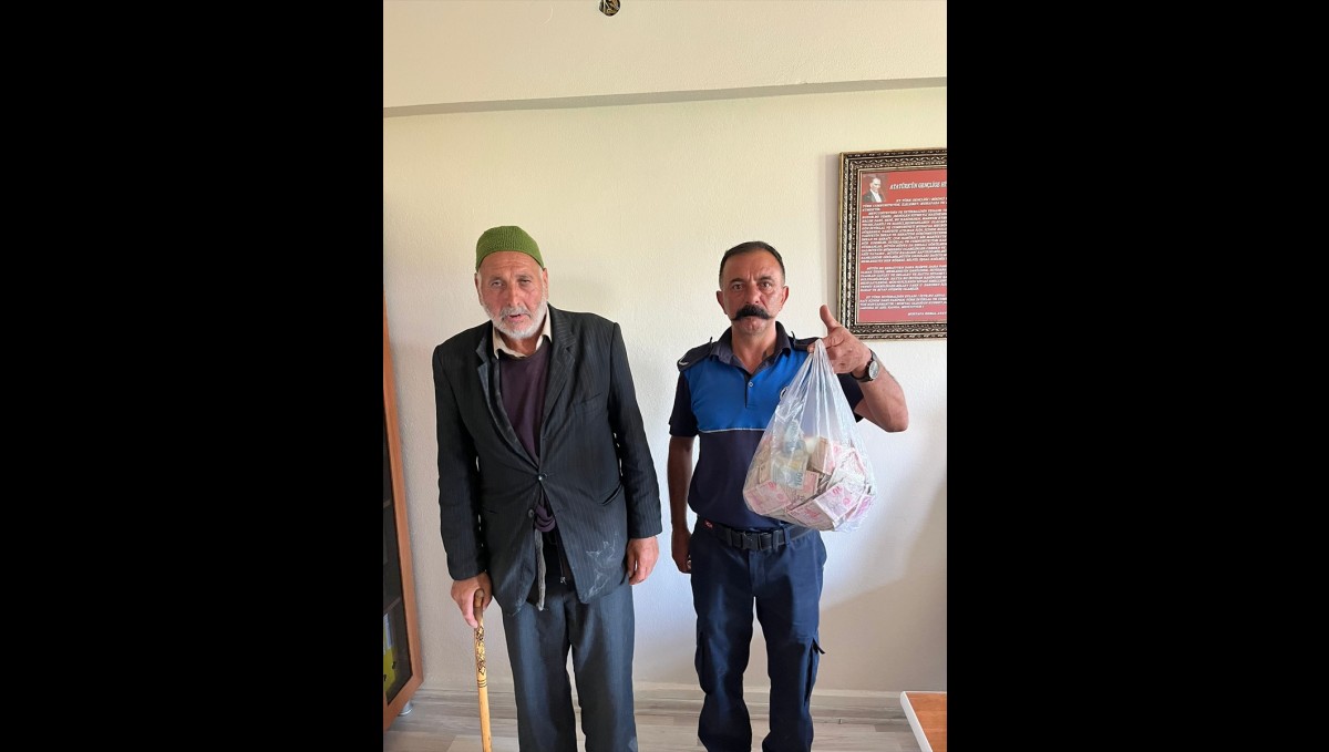 Kars'ta dilencinin üzerinden çıkan poşet dolusu para zabıta ekiplerini şaşırttı
