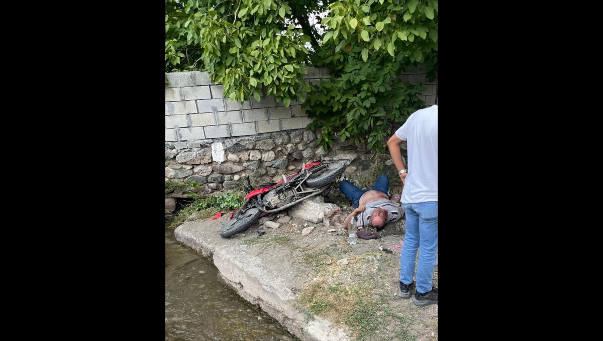 Kars'ta polisten kaçan motosikletin sürücüsü kaza yapınca yakalandı
