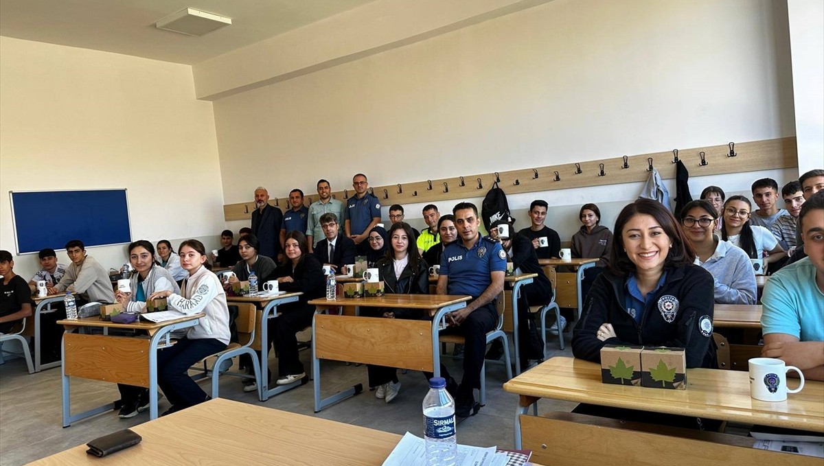 Keban'da öğrencilere polislik mesleği tanıtıldı