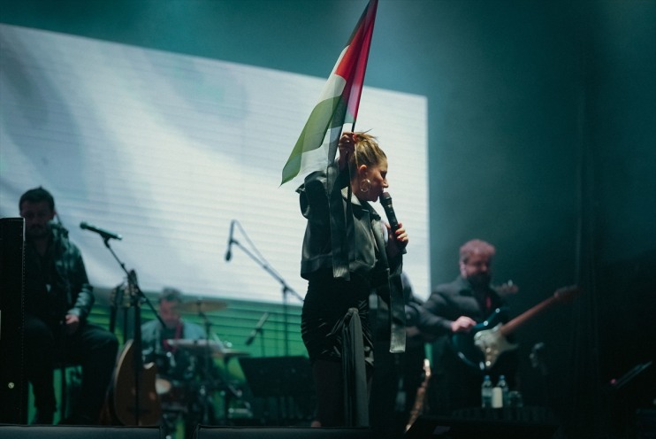 Merve verdi konser Şarkıcı Özbey Bitlis