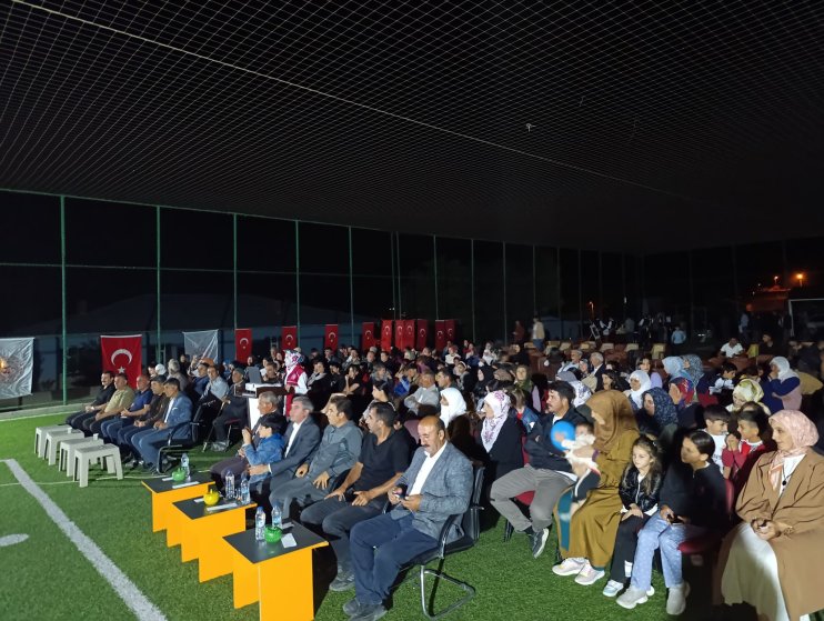 Tendürek Dağı eteklerinde sinema keyfi4