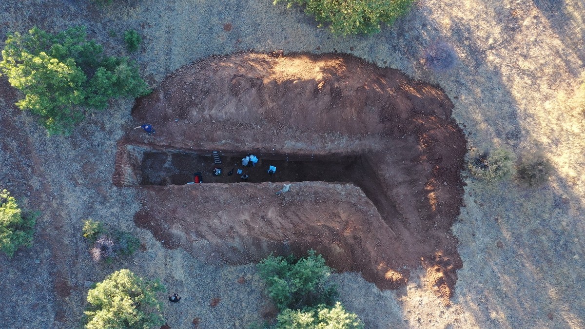 Uluova-Yeşilyurt Fay Zonu hendek açılarak inceleniyor