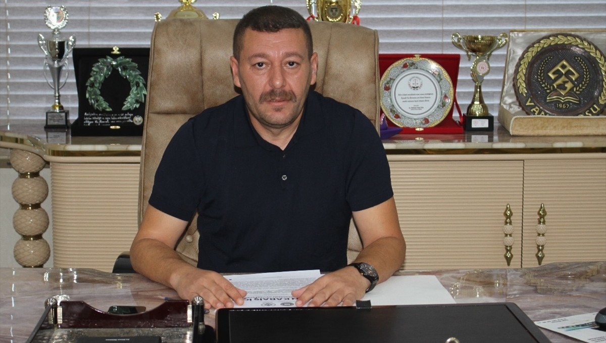 Van Baro Başkanı Özaraz