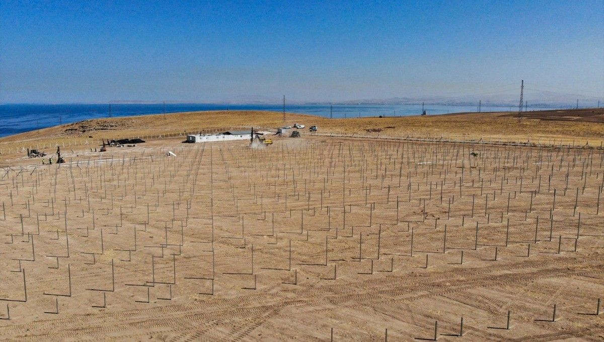 Van Büyükşehir Belediyesi 38,5 megavatlık güneş enerjisi santrali kuruyor