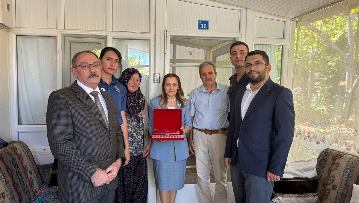 Ağın Kaymakamı Yılmaz'dan şehit ailelerine ziyaret