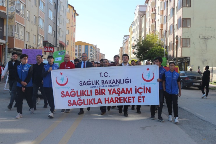 Ağrı'da sağlıklı yaşam yürüyüşü yapıldı