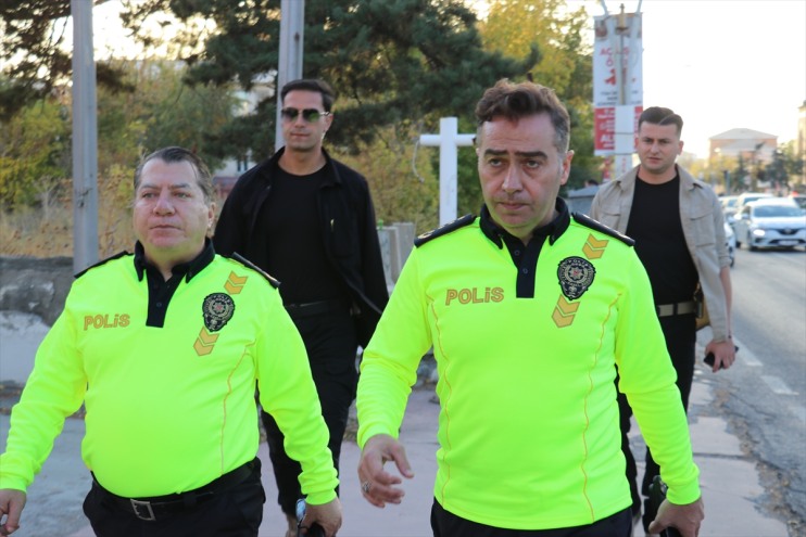 Ağrı Emniyet Müdürü Önder, trafik sorununu çözmek için sahada inceleme yaptı