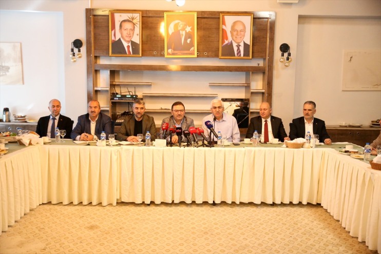 Başkanlığınca toplantısı Parti ilgili İl basın yatırımlarla AK kentteki düzenlendi 3