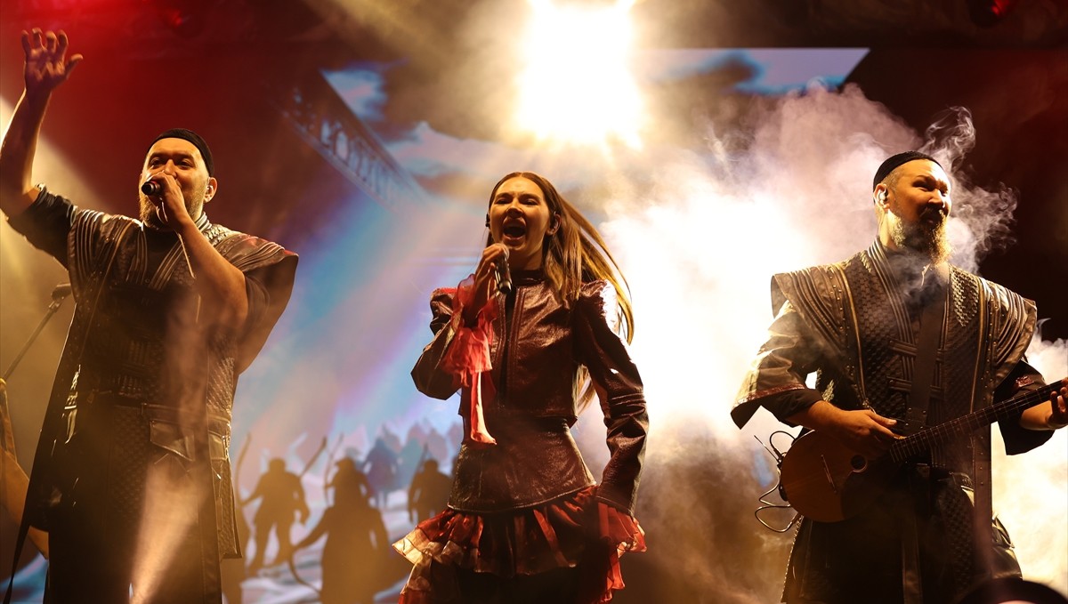 "Ay Yola" müzik grubu Türkiye'deki ilk konserini Erzurum'da verdi