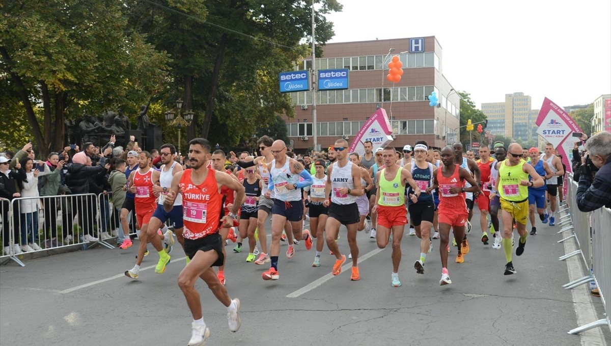 Bingöllü milli atlet Ağralı, Balkan Maraton Şampiyonasında üçüncü oldu