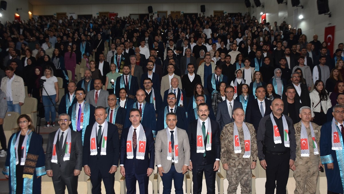 Bitlis Eren Üniversitesi 2025-2026 Akademik Yılı Açılış Töreni yapıldı