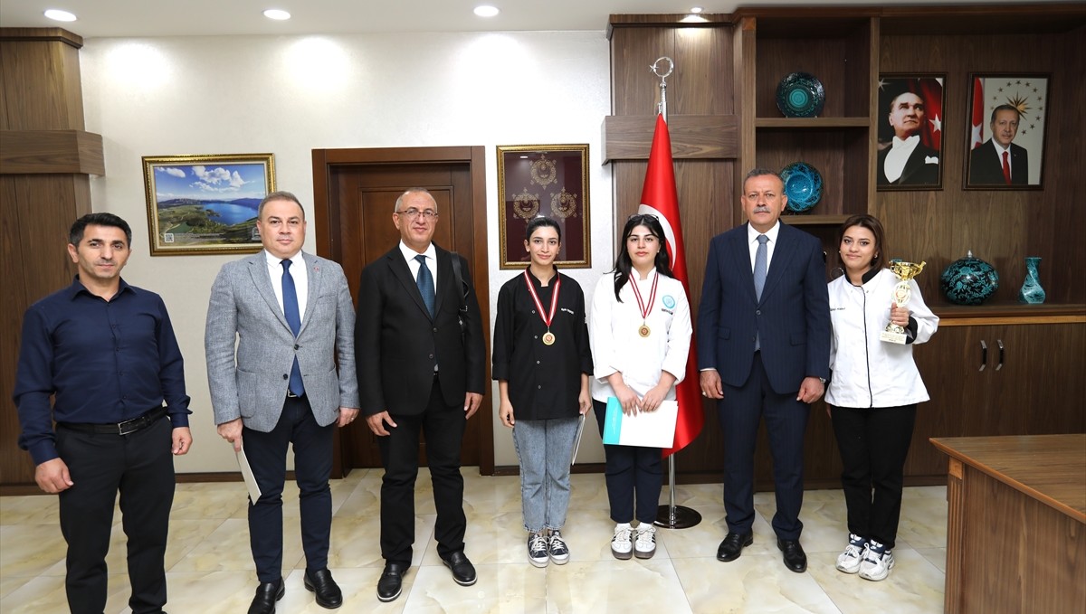 Bitlis Eren Üniversitesi gastronomi bölümü öğrencileri Türkiye ikincisi oldu