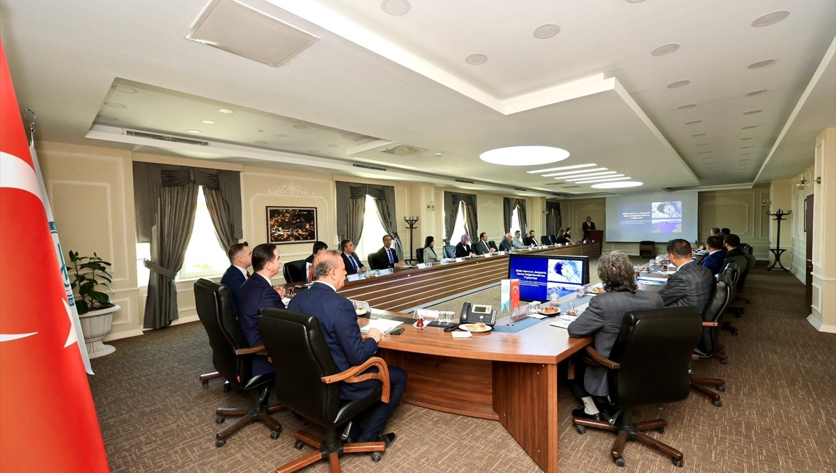 Bitlis'te "Nemrut Jeoparkı Değerlendirme Toplantısı" düzenlendi