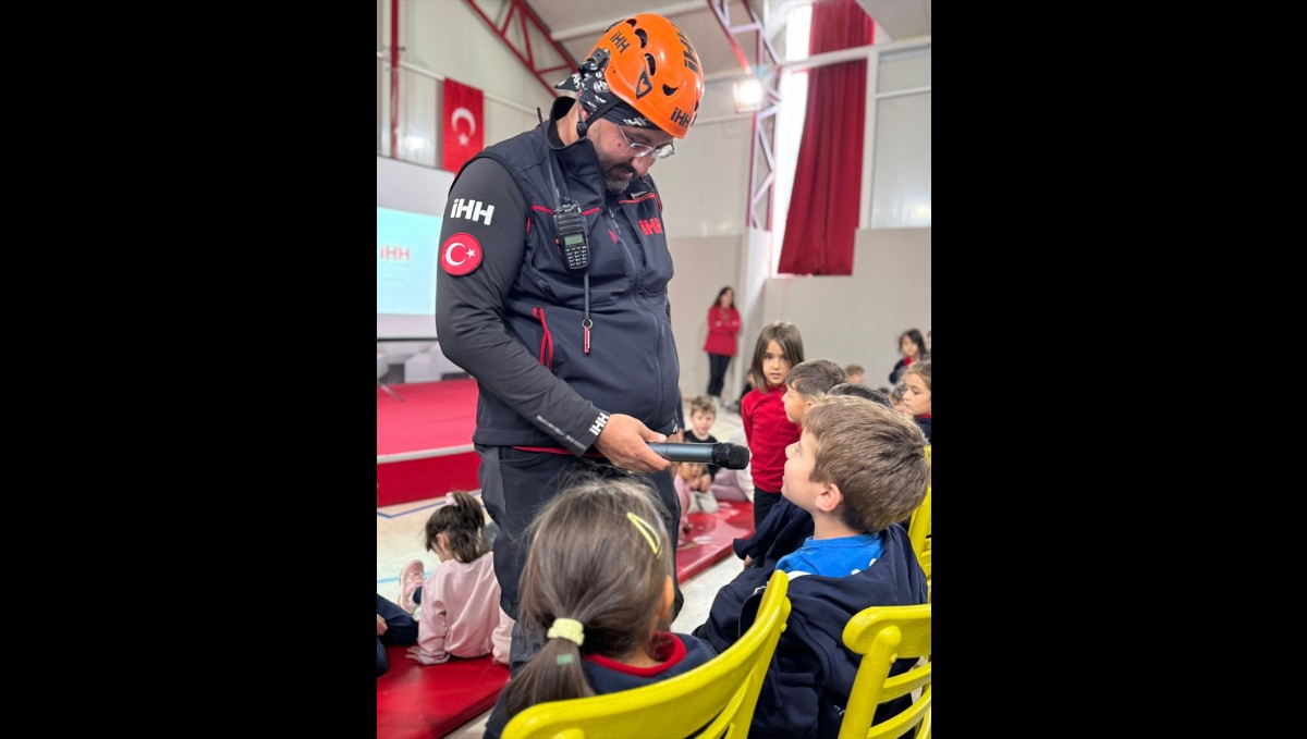 Buse Bilim Koleji afet farkındalık eğitimi ve tahliye tatbikatı düzenledi