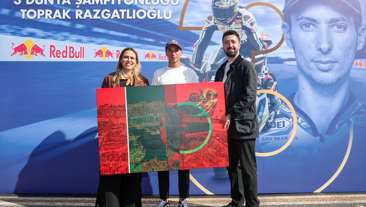 Castrol, sanat ve sporu "Işığın ve Rengin Yolculuğu" eserinde buluşturdu