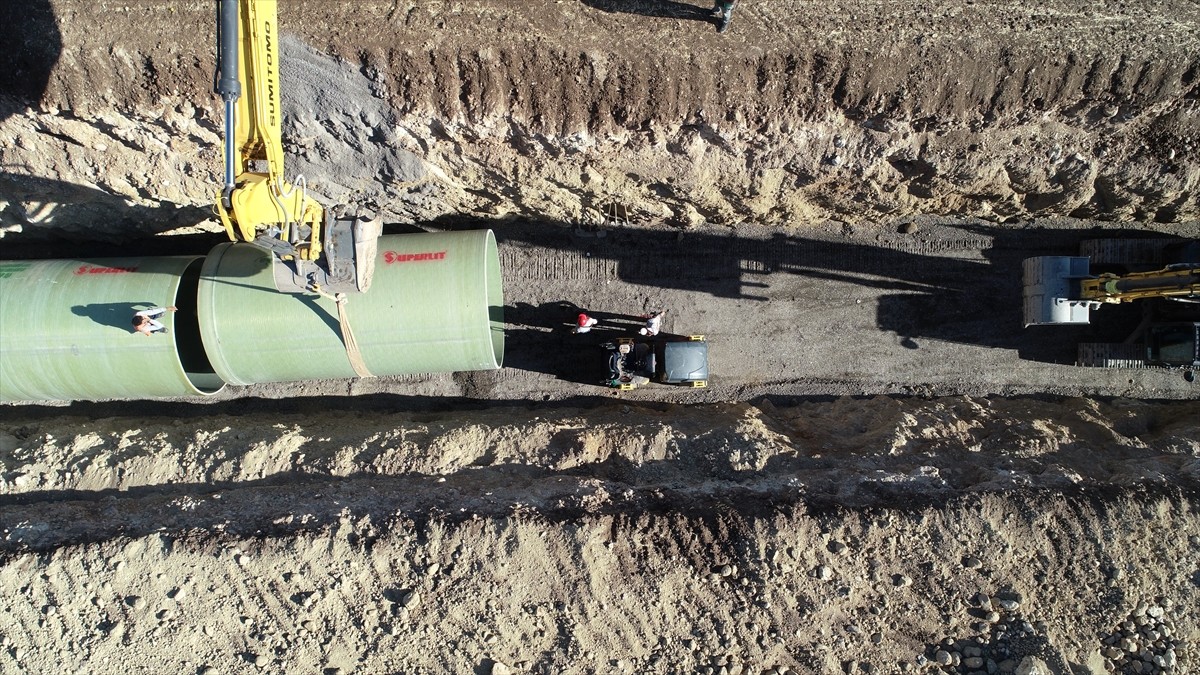 Dev boruların döşendiği Muş Ovası'nda tarım arazileri suya kavuşacak