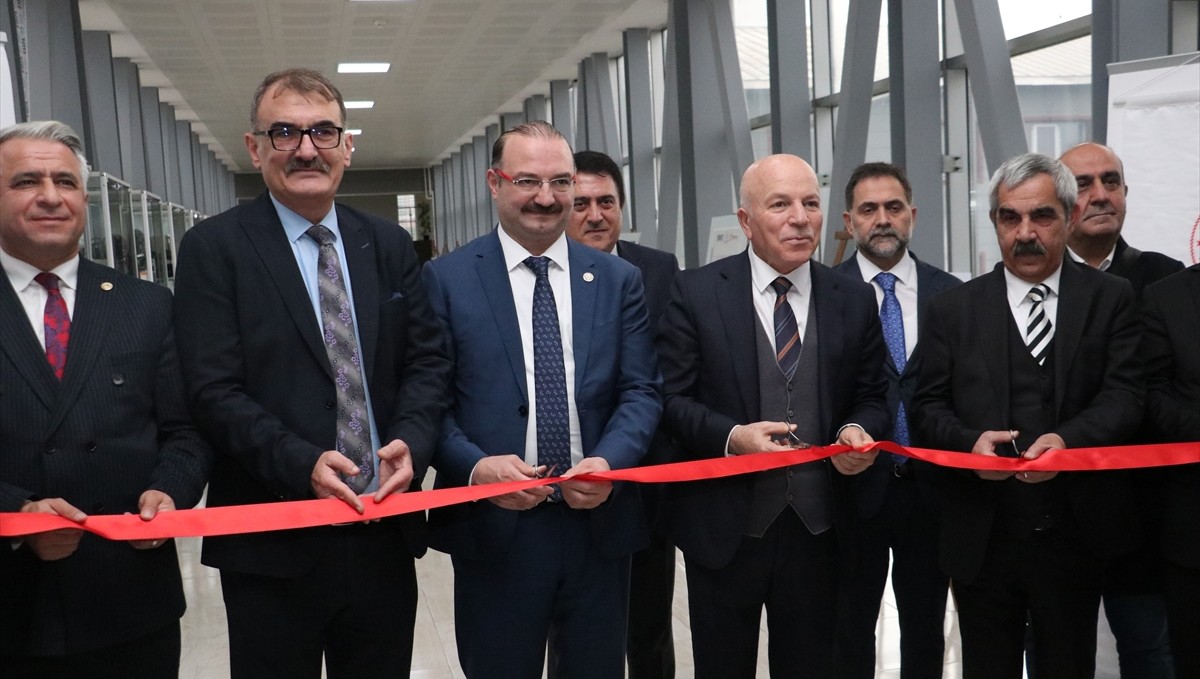 Erzurum'da "Radyo Televizyon Yayıncılığı ve Telif Hukuku Paneli" düzenlendi