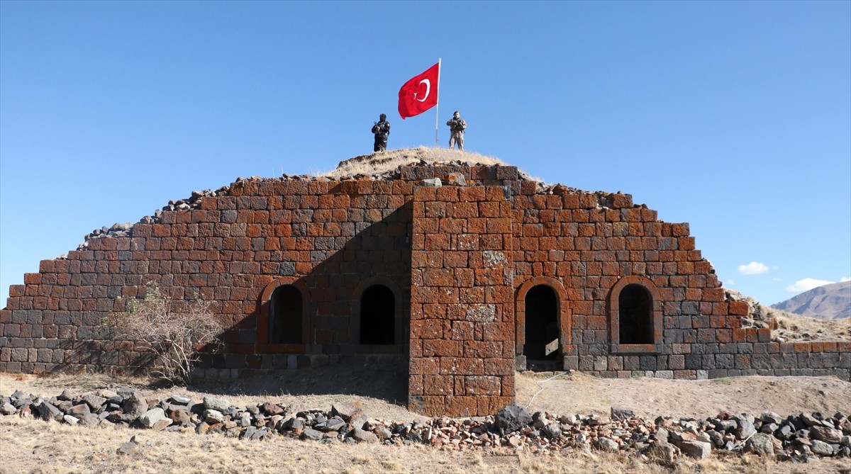 Erzurum polisi atalarının izinde tabyalarda nöbette