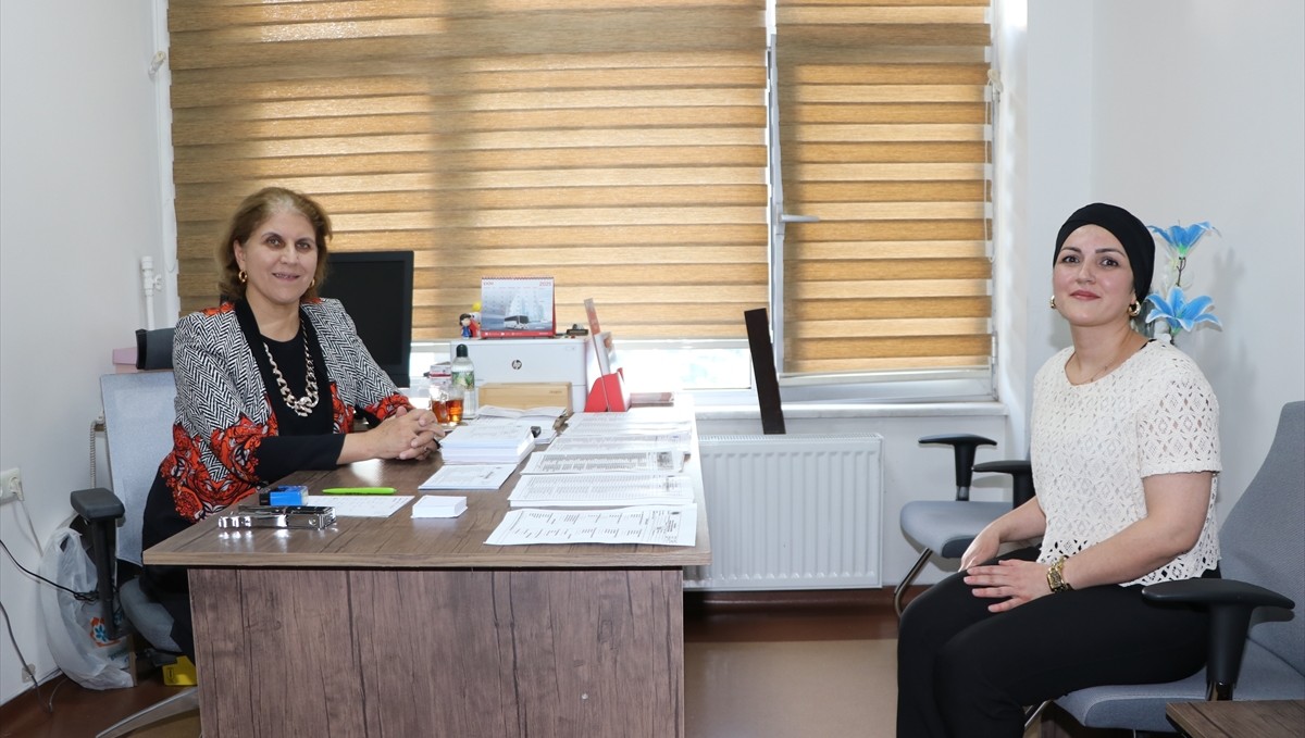 Göğsündeki kitleyi erken fark eden hemşire tedaviyle kanserden kurtuldu