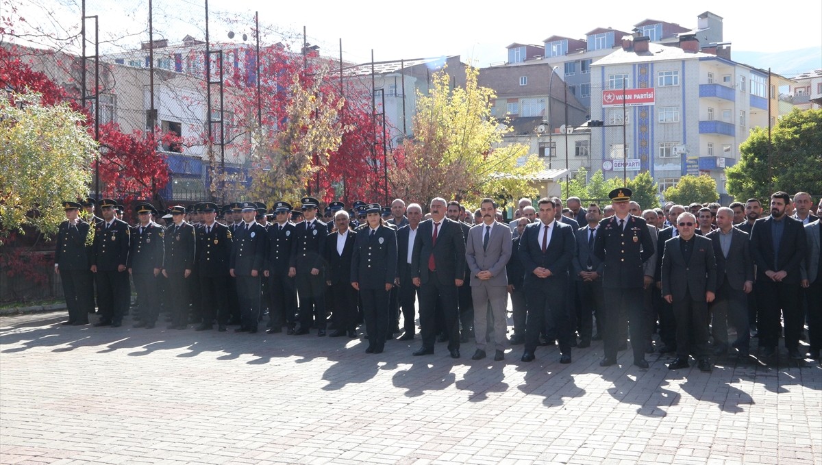 Güroymak'ta 29 Ekim Cumhuriyet Bayramı kutlanıyor