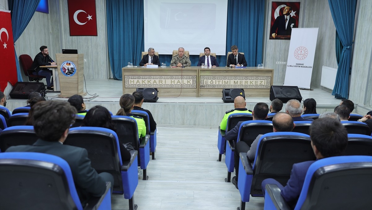 Hakkari'de okul güvenliği konusu değerlendirildi