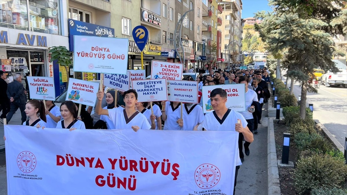 Hakkari'de sağlıklı yaşam yürüyüşü yapıldı