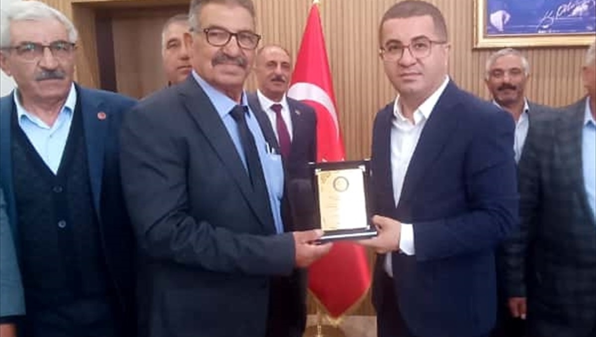 Kağızman'da muhtarlardan Kaymakam Daştan'a ziyaret