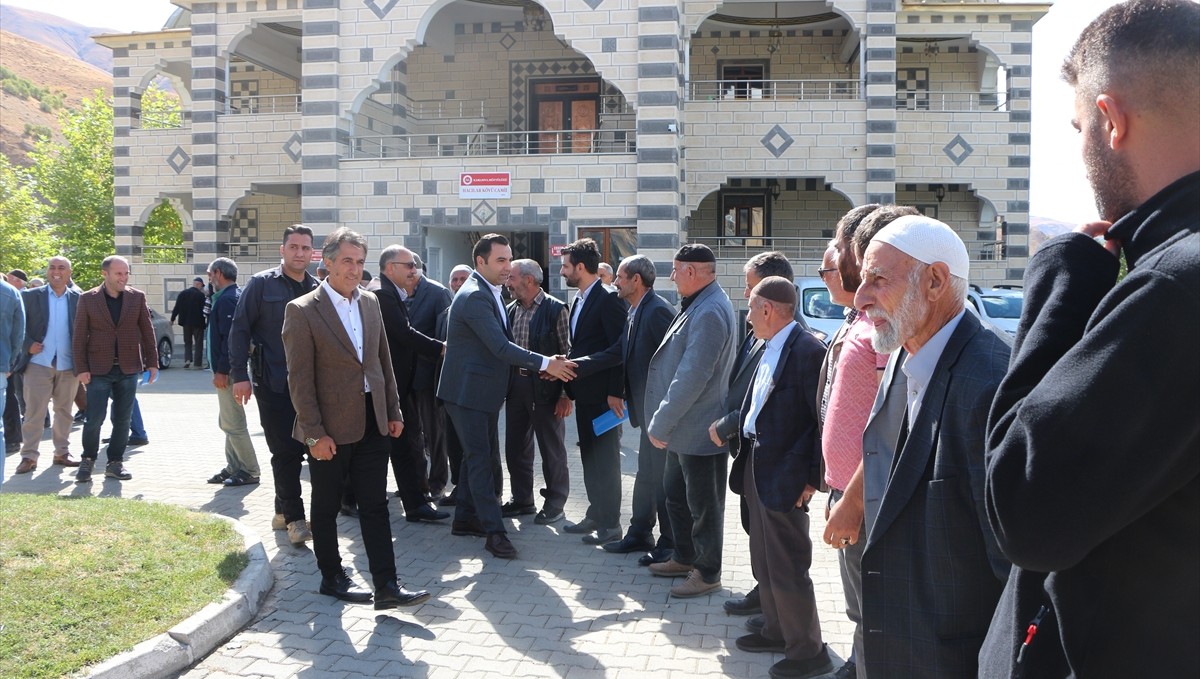 Karlıova Kaymakamı Bıçak köyleri ziyaret etti