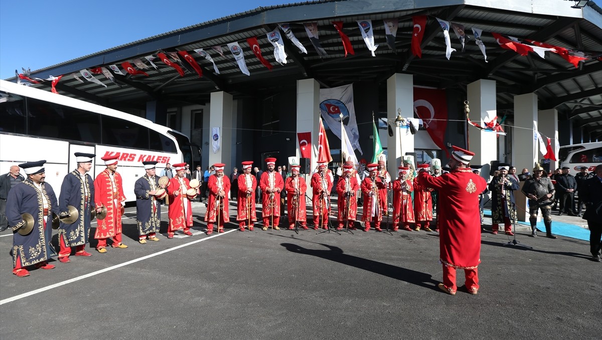 Kars Şehirlerarası Otobüs Terminali törenle hizmete açıldı