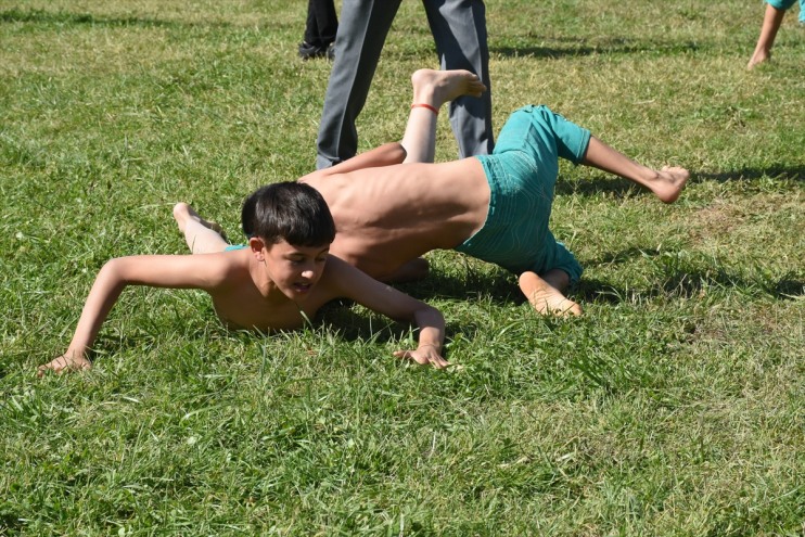 20. Güreşleri başladı Uluslararası Karakucak Turgut Özal Malatya