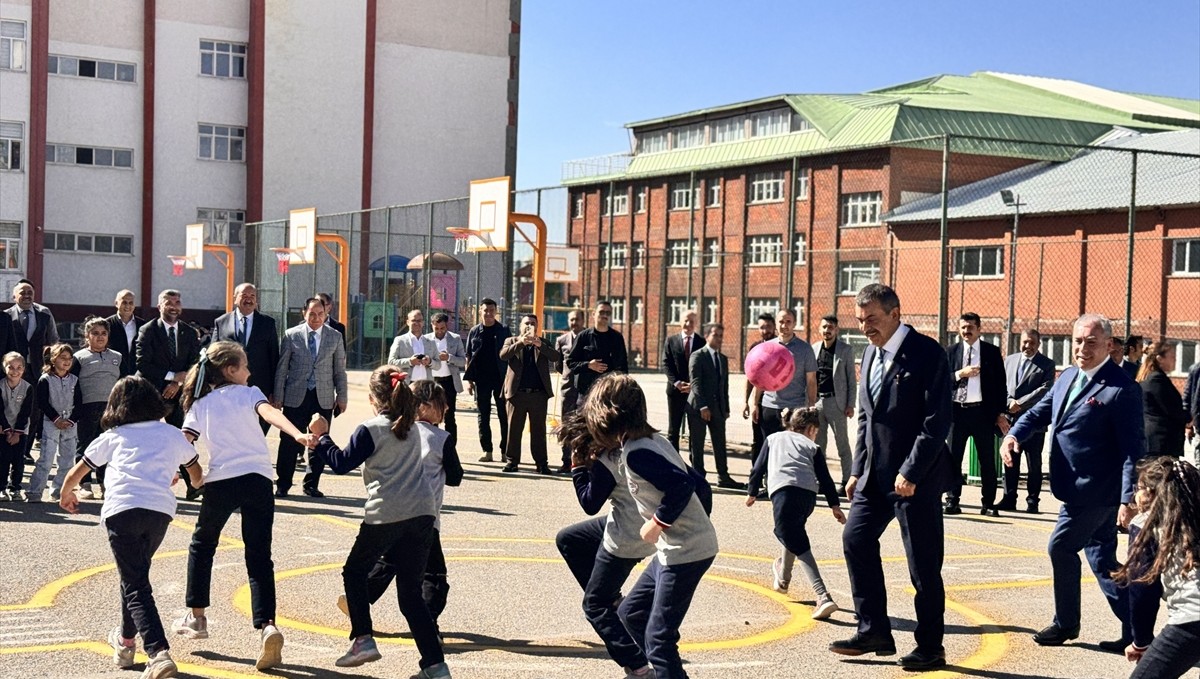 Milli Eğitim Bakanı Tekin, "Sağlıklı Gülümse Erzurum İş Birliği İmza Protokolü"ne katıldı: