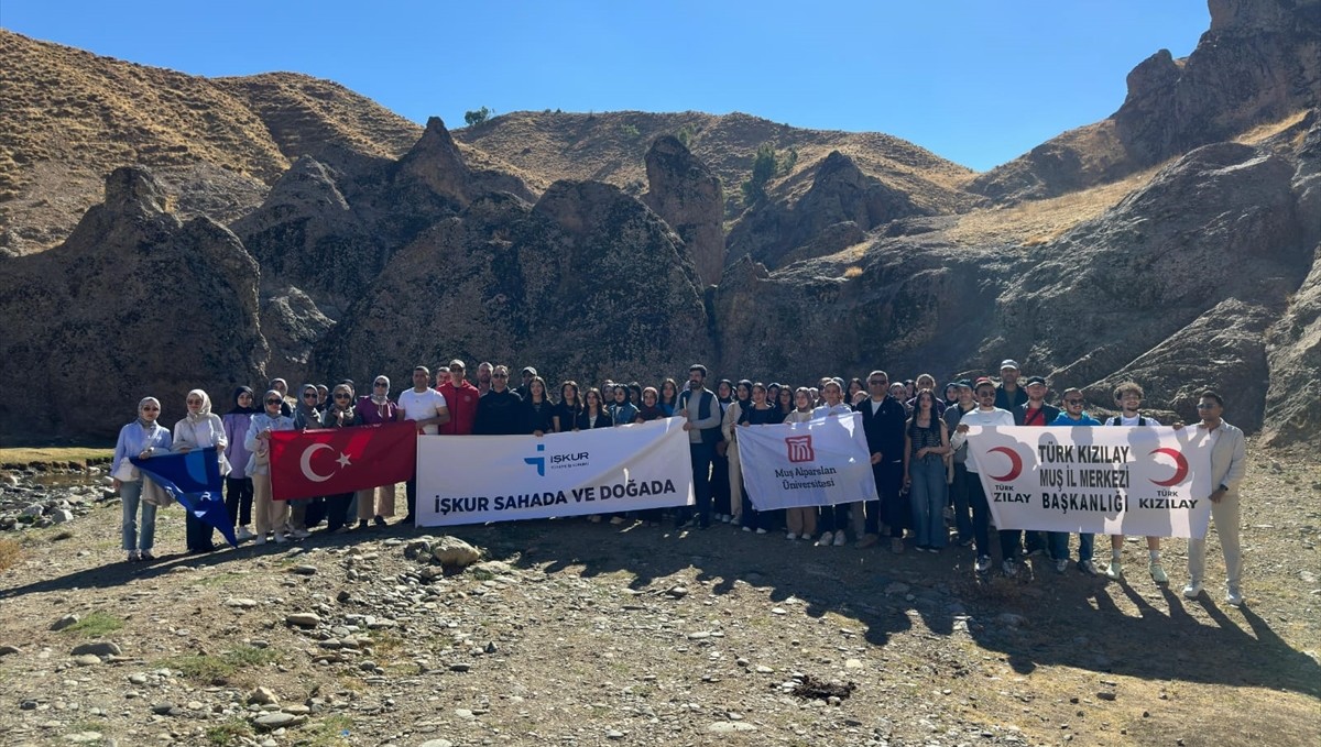Muş'ta doğasever Kızılağaç Kanyonu'nu gezdi