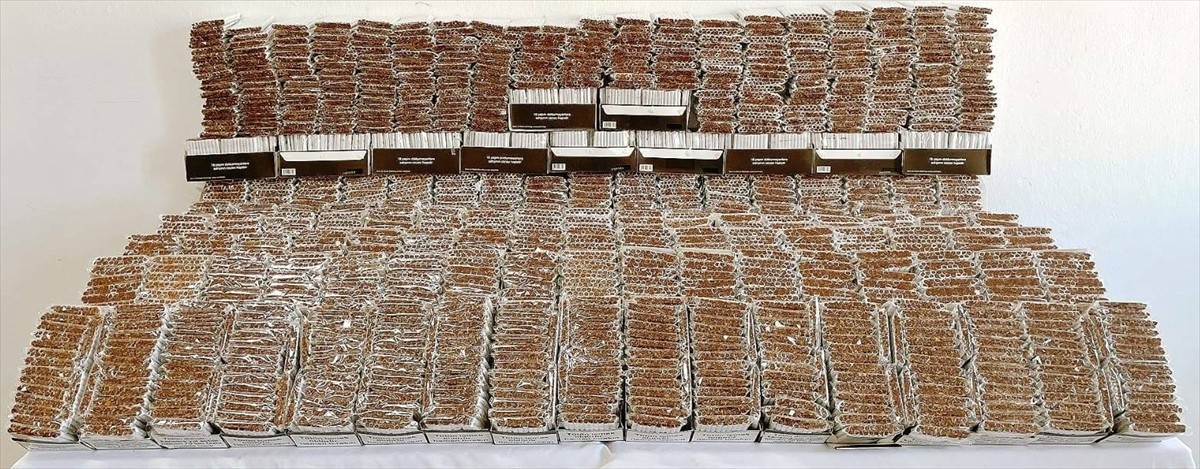 Muş'ta içi tütün doldurulmuş 39 bin 720 makaron ele geçirildi