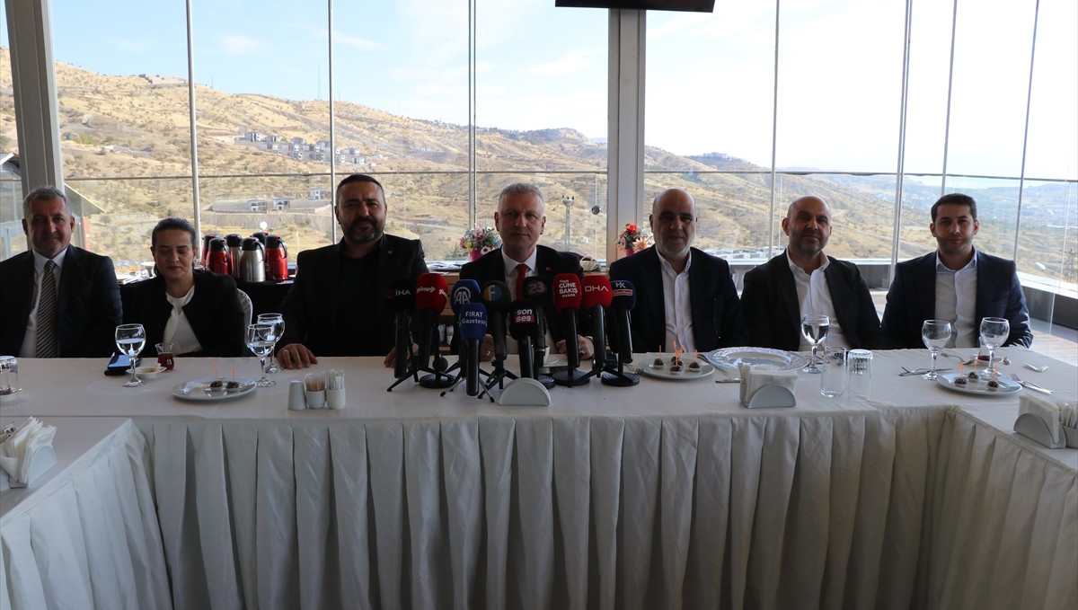 Oktay Saral, Elazığ'da basın mensuplarıyla buluştu