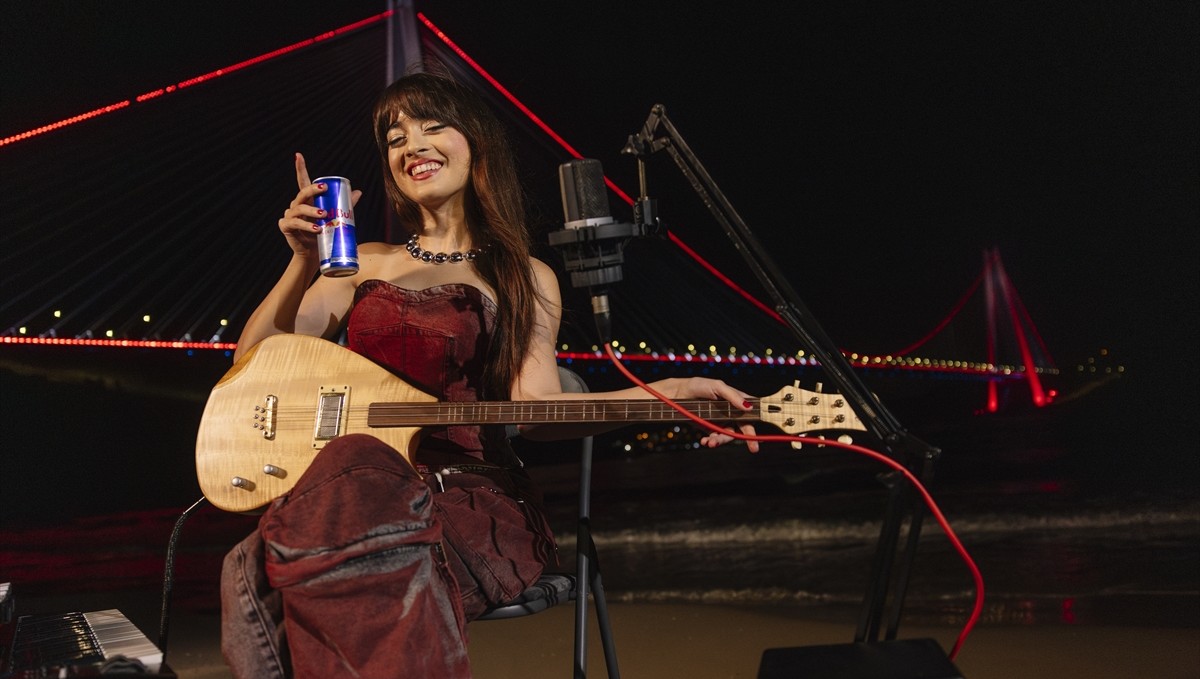 Red Bull 60 Seconds'ın yeni konuğu Melis Fis oldu