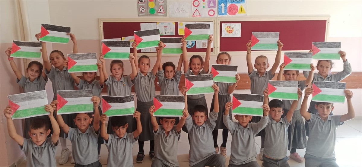 Siirt ve Elazığ'da öğrenciler Filistin'e destek etkinliği düzenledi