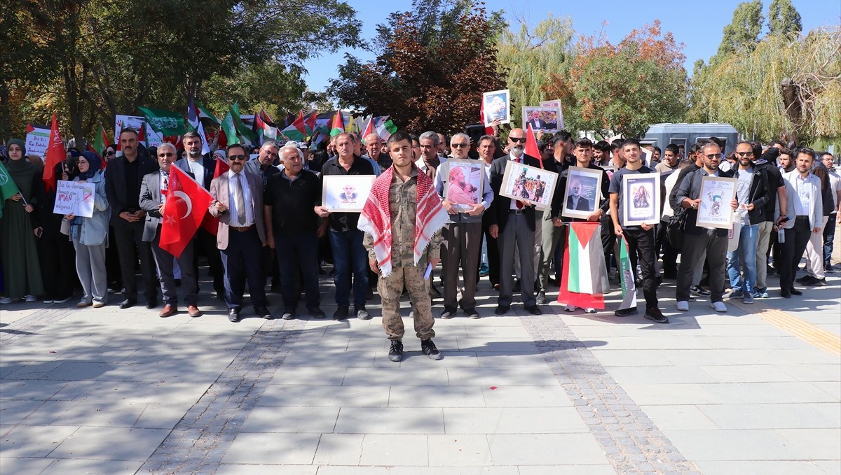 Van'da akademisyenler ve öğrenciler Filistin'e destek için yürüdü