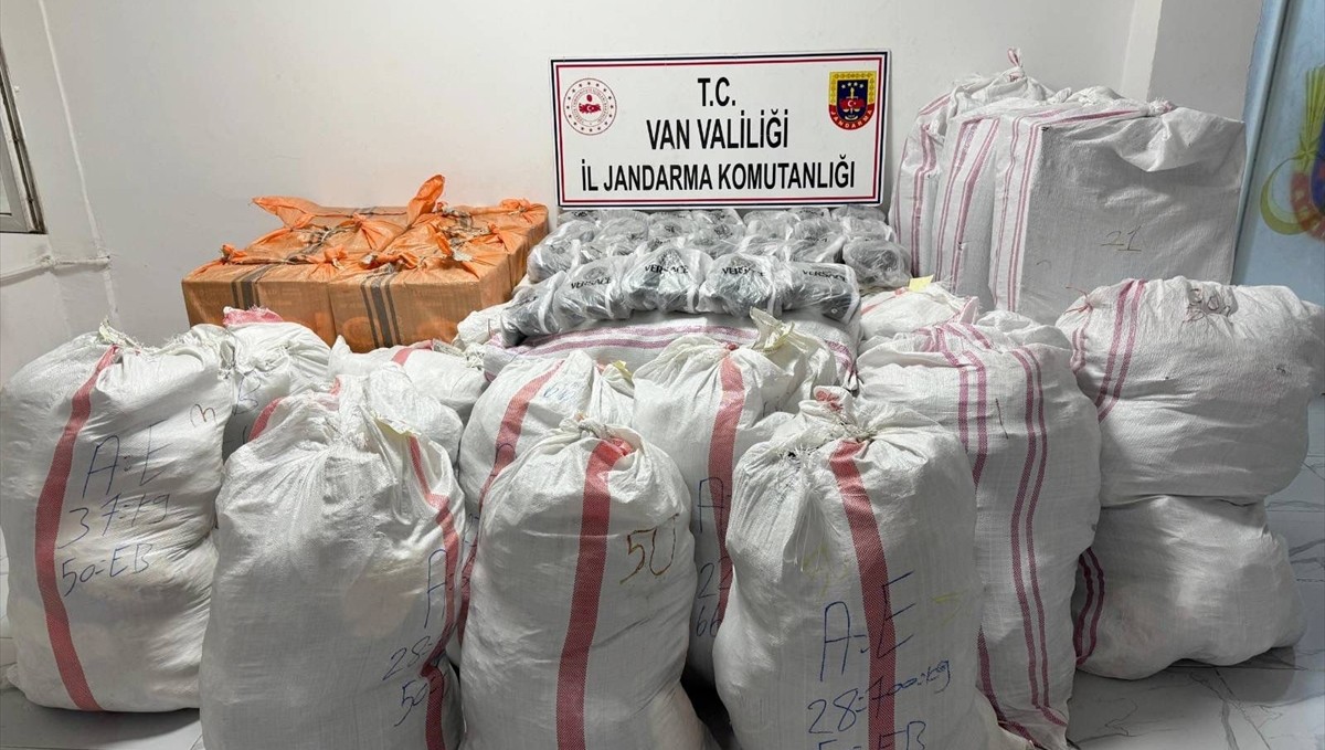 Van'da gümrük kaçağı malzemeler ele geçirildi
