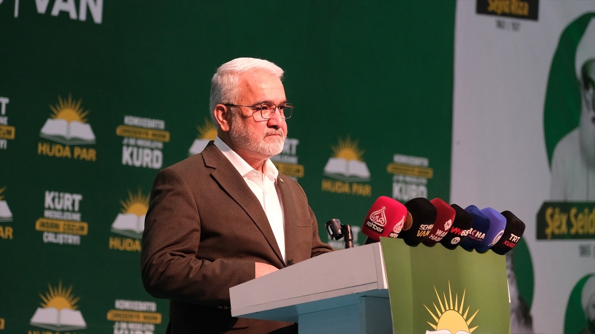 Van'da "Kürt Meselesine İnsani Çözüm Çalıştayı" düzenlendi