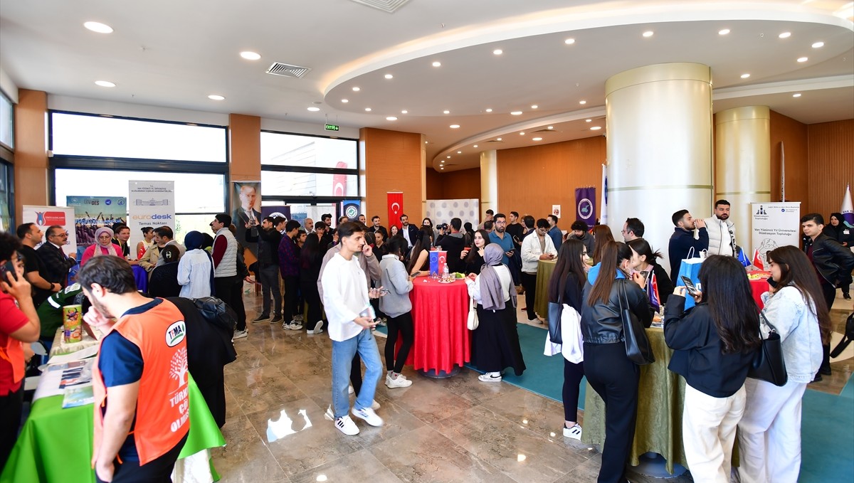 Van YYÜ'de "Erasmus Günleri" programı yapıldı