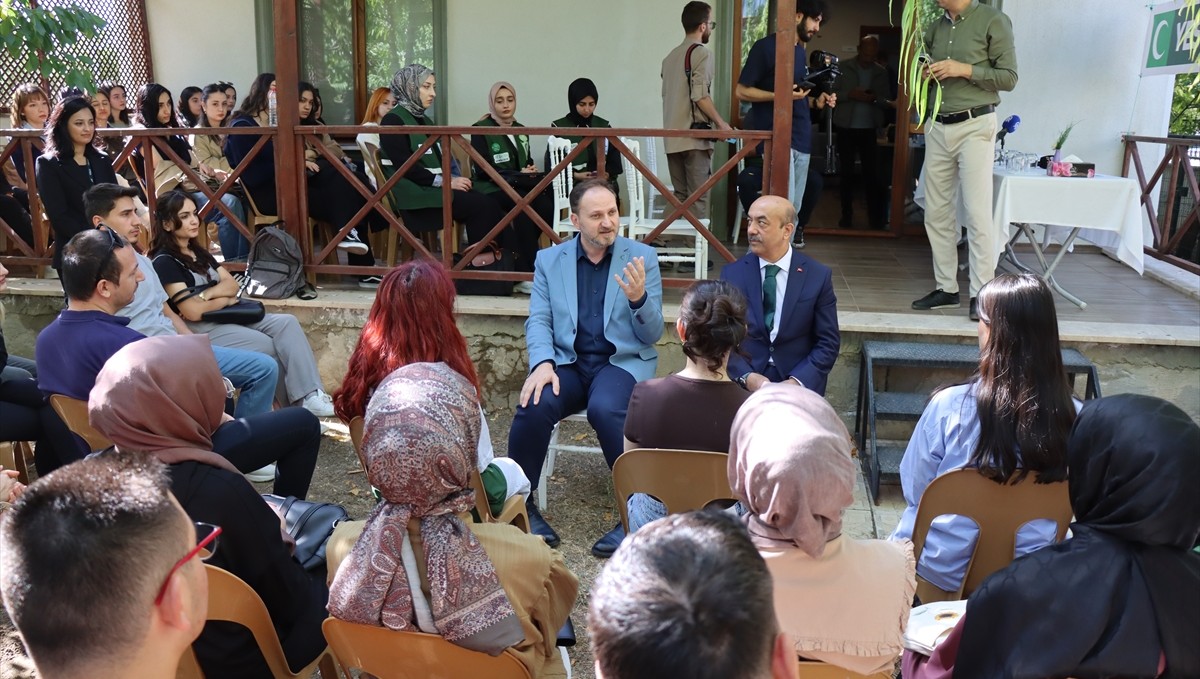 Yeşilay Genel Başkanı Dinç, Erzincan'da üniversite öğrencileriyle buluştu: