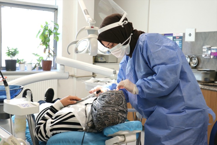 ağız diş ve merkezleri ortalama hastaya 1200 sağlığı günlük Ağrı