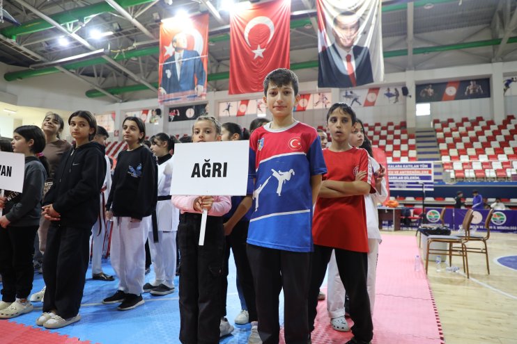 Ağrı, Taekwondo Dostluk Müsabakalarına Ev Sahipliği Yapıyor3