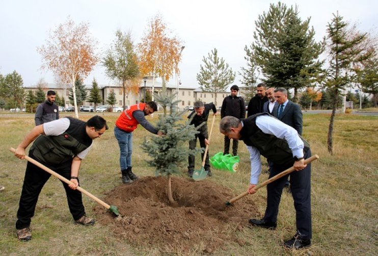 AİÇÜ ile Erzurum Orman Bölge Müdürlüğü Arasında Üniversite Yerleşkesinin Ağaçlandırmasına Yönelik İş Birliği Protokolü İmzalandı3