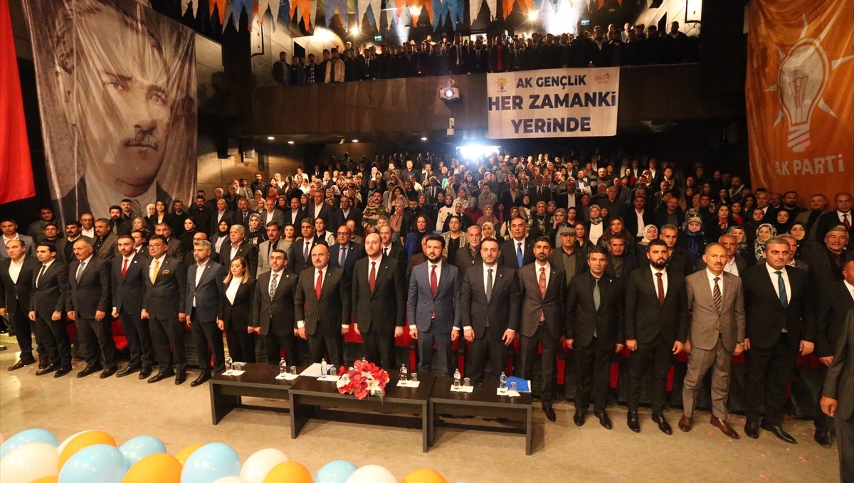 AK Parti Genel Başkan Yardımcısı Büyükgümüş, Kars'ta konuştu:
