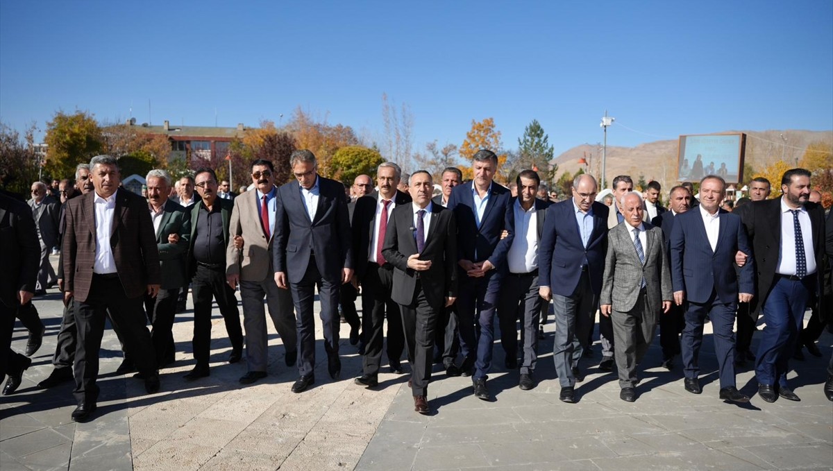 AK Parti Van İl Başkanı Arvas mahalle ziyaretlerini sürdürüyor