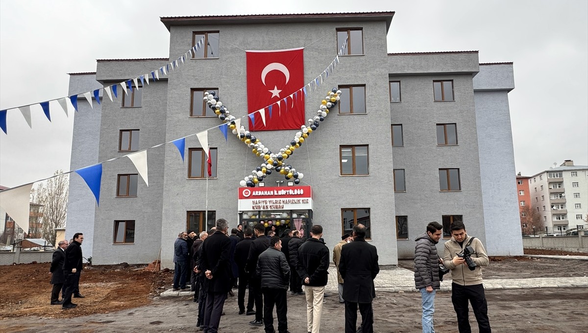 Ardahan'da hayırseverlerin desteğiyle inşa edilen Kur'an kursunun açılışı yapıldı
